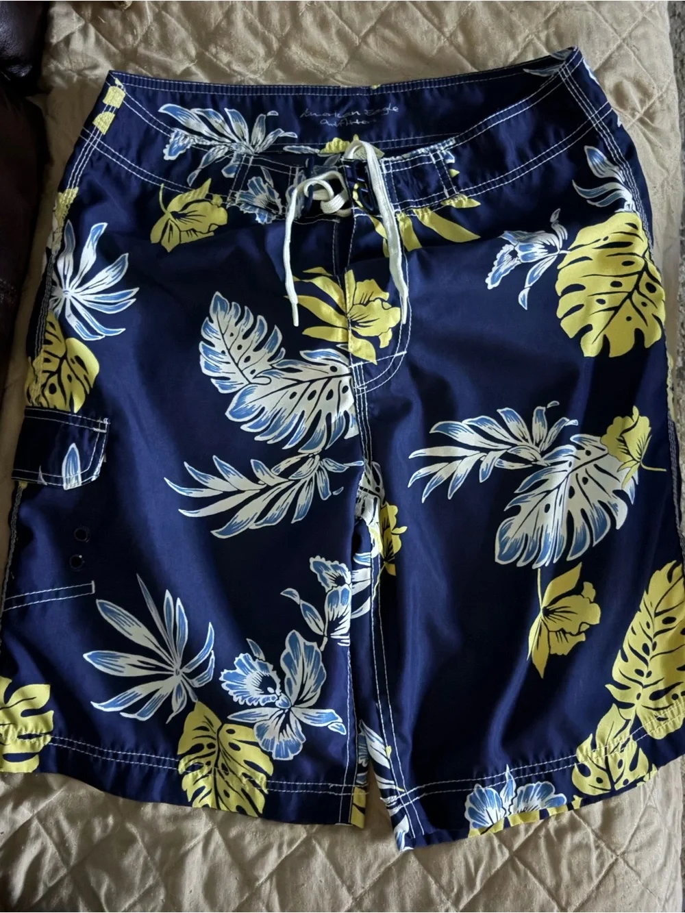 Men’s swim shorts